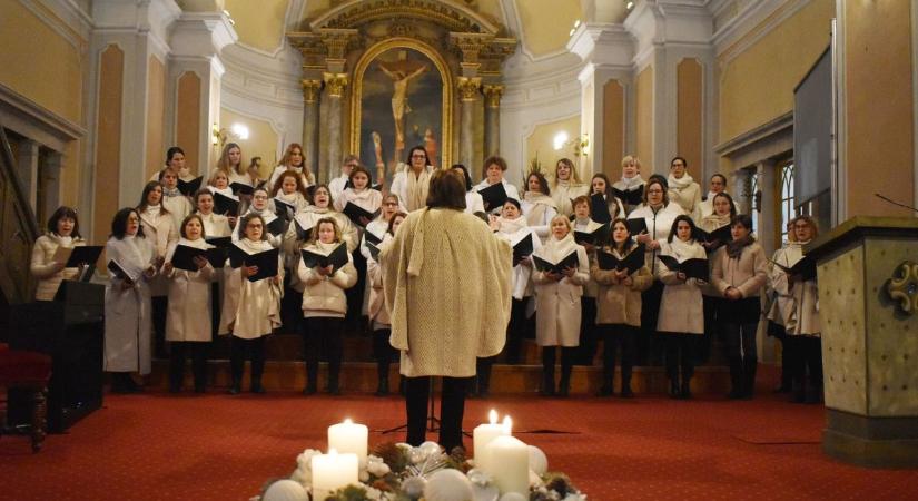 Zsúfolásig telt a ceglédi templom, nem véletlenül