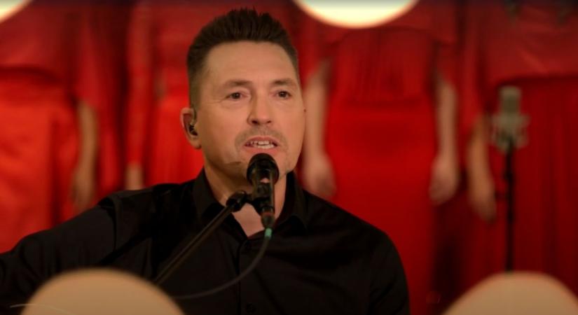 Karácsony – Az ünnep dalai Ákos előadásában