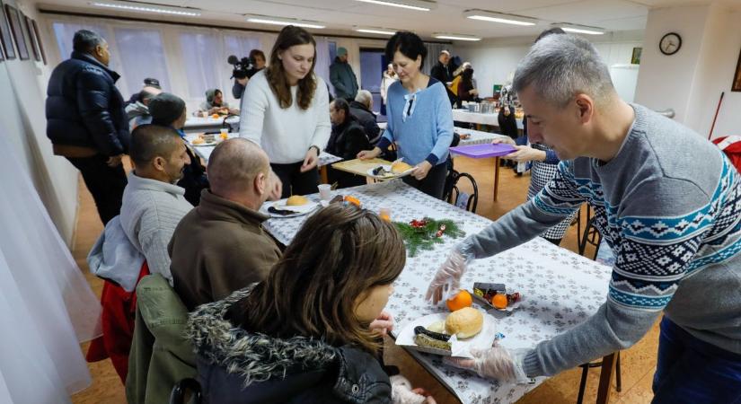 Egy tál meleg étel mindenkinek jár! Itt a pénteki menü (galéria, videó)