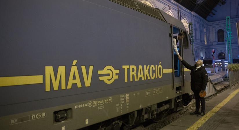 Bombariadó volt két Magyarországra tartó vonaton Ukrajnában: a MÁV is megszólalt az esetről