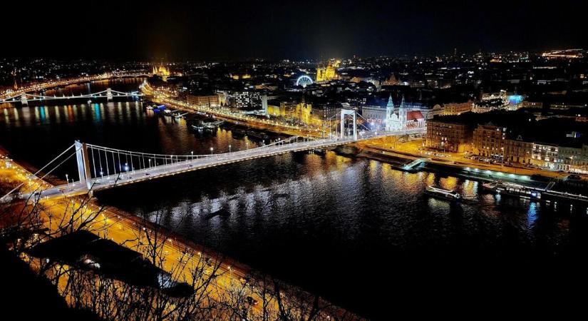 Döbbenetes baleset történt Budapesten – a rakpart köveire zuhant egy ember