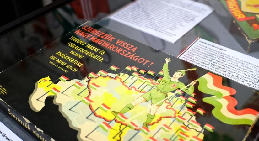 Három szín, amiknek a szétválasztás helyett inkább össze kellene kötni minket