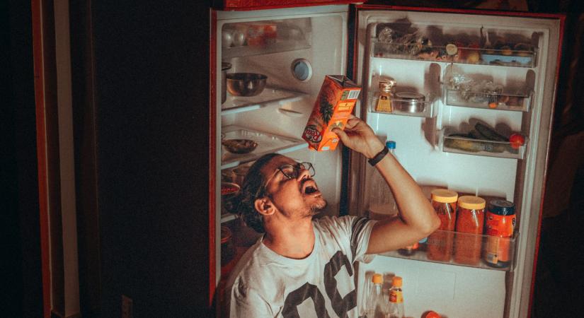 A másnaposság elleni legjobb szer összetevői mindenki hűtőjében ott vannak