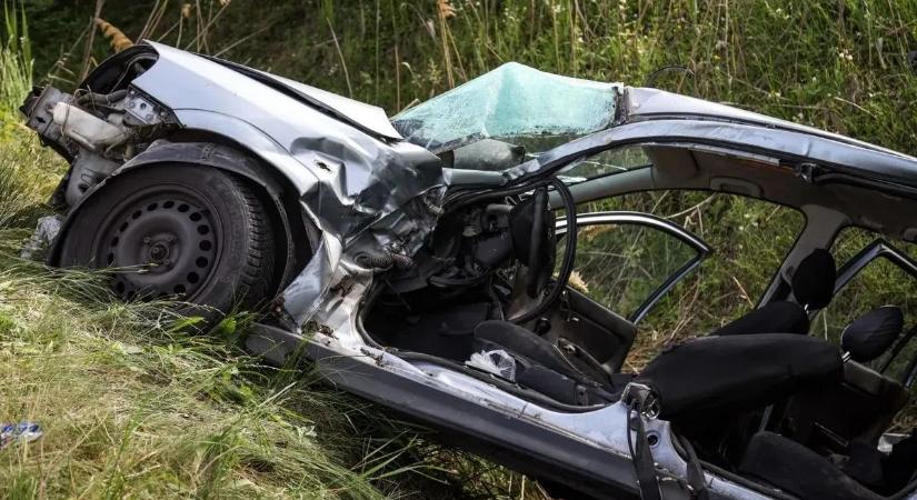 Kocséri kettős tragédia: temetőben ünnepelték a karácsonyt Attila özvegye és a gyerekei