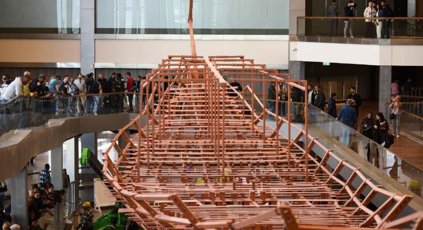 Hihetetlen látvány az emberiség történetének legnagyobb és legrégebbi fa műtárgya – videó