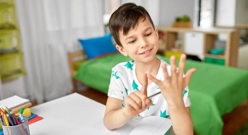 Gyerekként leszidtak érte? Most kiderült, hogy valóságos zseni vagy, ha ez a kínos szokás jellemző volt rád