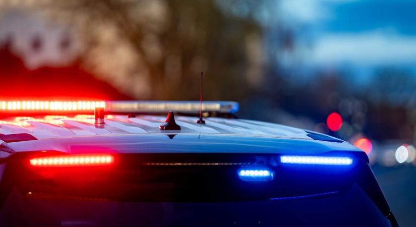 Szolgálaton kívüli rendőr lőtt meg egy nőt üldöző fegyveres férfit egy lakóparkban