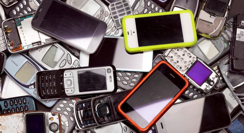 „Ha nem tudjuk feloldani a mobiltelefonokat, mennek a darálóba”
