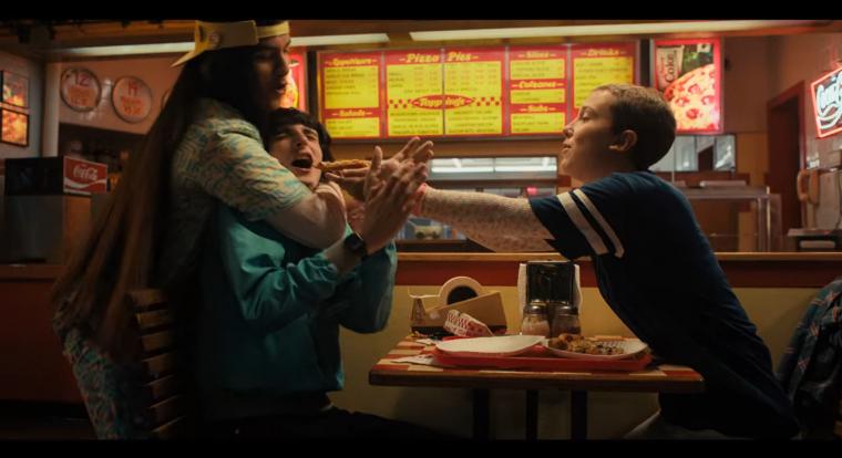 Hivatalos: jön a Stranger Things szakácskönyv