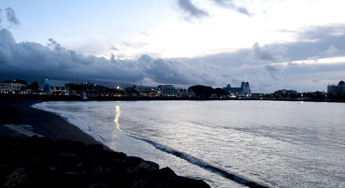 Odafigyelt földrajzon, több mint 100 ember életét mentette meg egy brit kislány