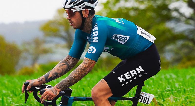 Karcsonyi szerzdsbonts, Francisco Galvn knyszerpihenre vonul (videval)