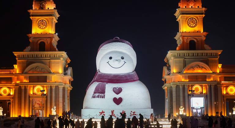 Akkora monstrumot építettek hóból, hogy az egész világ a csodájára jár