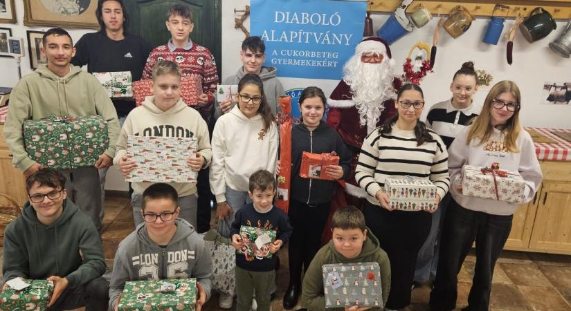 Személyre szabott ajándékokat hozott idén a Diaboló Mikulása