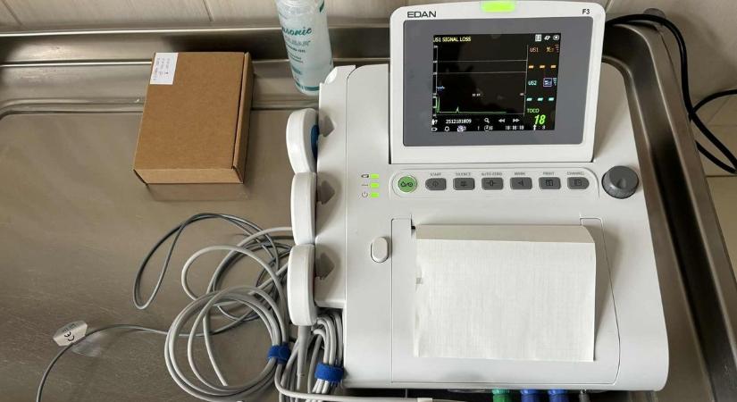 Egyszerre hallatszik az iker magzatok szívdobogása a gyöngyösi kórházban