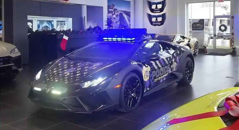 100 milliós autó rendőröknek