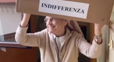 Az Instasztár olasz apácák szerint mindent ki kell dobnunk, ami elszomorít minket, mert az Úr azt akarja, hogy boldogok legyünk