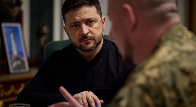 Az ukrán fegyveres erők megerősítik állásaikat és harci egységeiket a fronton – Zelenszkij