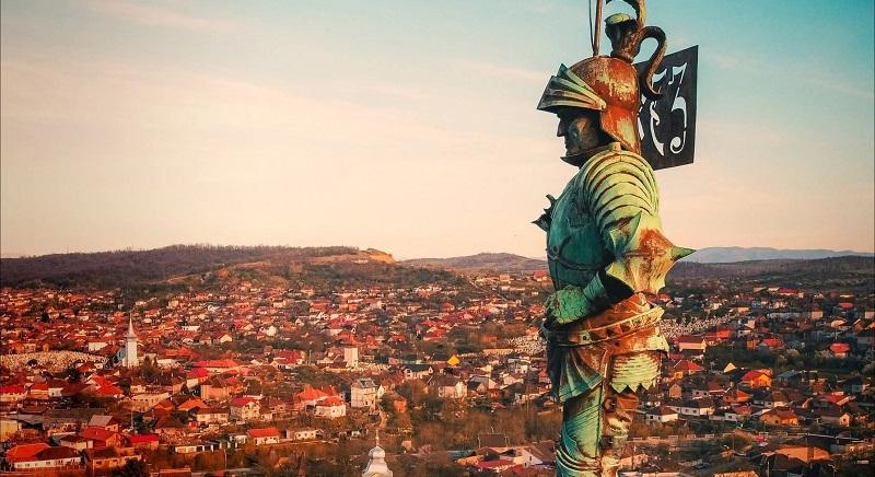 Új titkok kerültek napvilágra a vajdahunyadi várban – Magyar és német nyelvű dokumentumokra bukkantak