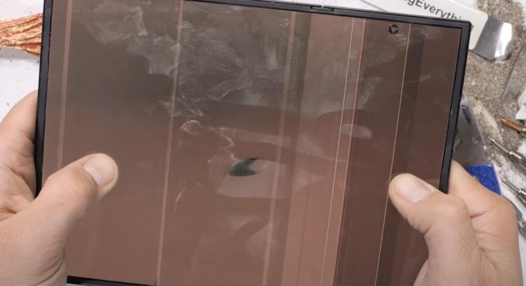 Így törik darabjaira a Samsung Galaxy Z TriFold