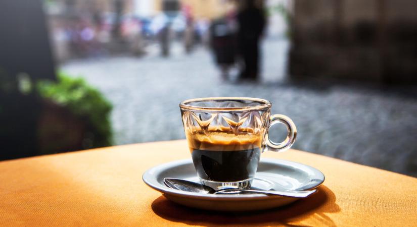 Véget érhet egy korszak: búcsúzhatunk a régi, olcsó kávétól?