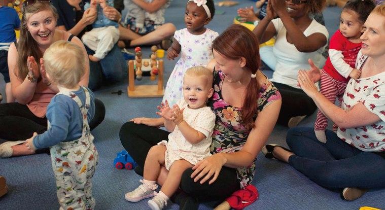 Tényleg össze lehet rakni laboratóriumban egy olyan dalt, amitől a csecsemők megnyugszanak?