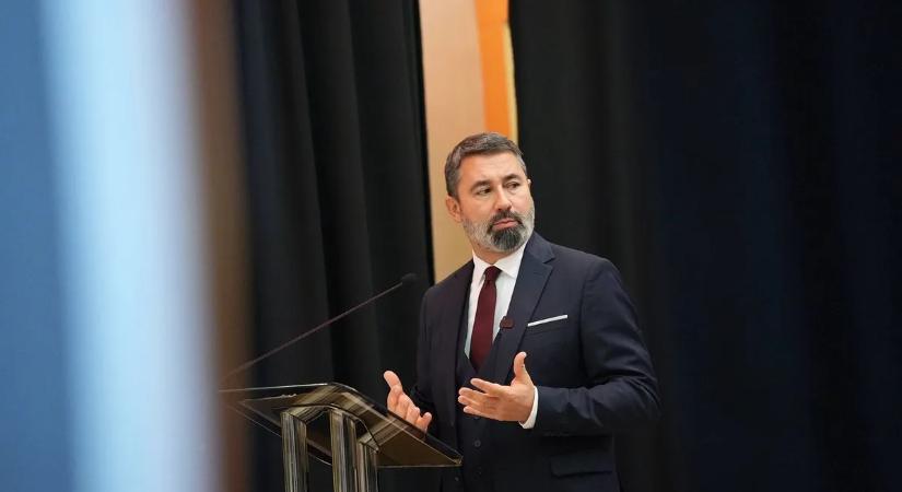 Hidvéghi Balázs: A Tisza kész végrehajtani a brüsszeli elit háborús terveit