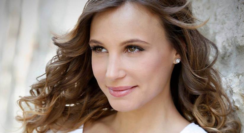 Blaha Lujza életét idézi meg új bemutatójában a Karinthy Színház Pataki Szilvia főszereplésével