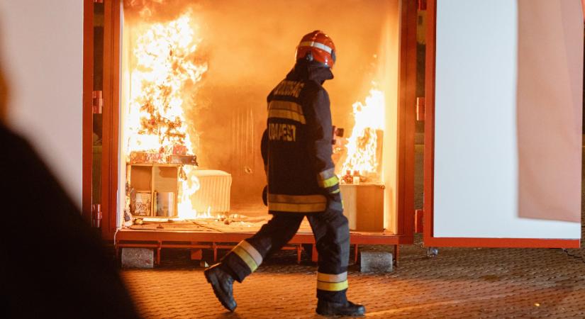 Kigyulladt lakás, pincetűz, szén-monoxid szivárgás karácsony első napján