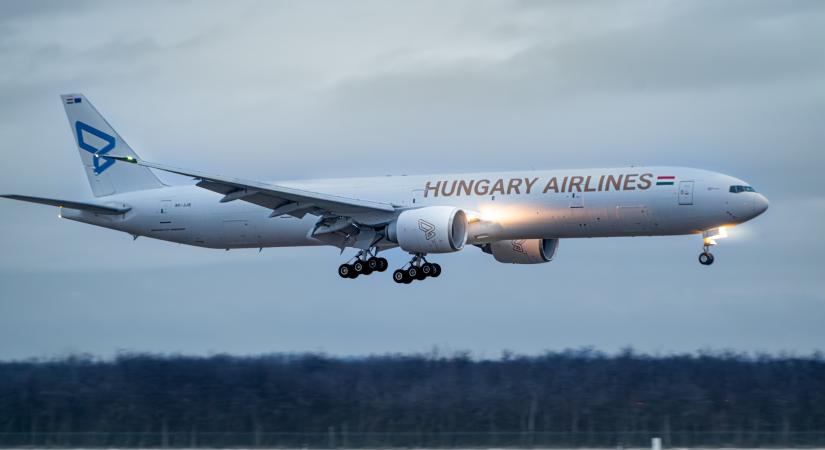 Megérkezett Ferihegyre az új magyar légitársaság óriásgépe