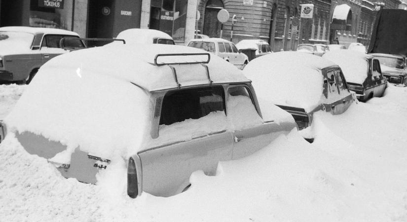 Emlékszel? Ilyen volt az 1987-es nagy havazás, amikor 3 napra megbénult az egész ország