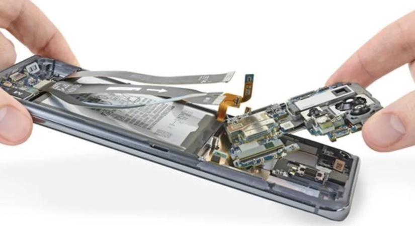 Lefüleltek egy bandát, ami kínai alkatrészekből épített hamis Samsung csúcsmobilokat