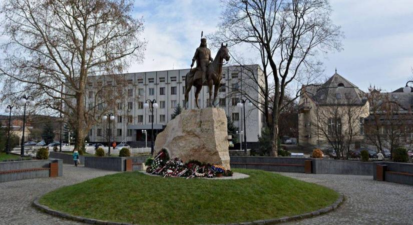 Olvasólámpa: Kárpátaljai Magyar Értéktár - Az épített örökség kiemelkedő darabjai