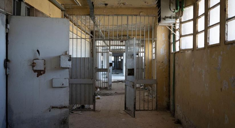 Egy elhagyatott börtön félelmetes titkára jött rá az urbexes, még mindig be van zárva ide valaki, megáll benned az ütő, ha meglátod