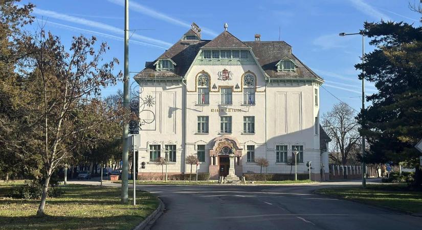 Több mint száz éve formálja a diákéletet a csongrádi gimnázium, így nézett ki az 1930-as években