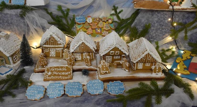 Mézeskalácsból építették meg a falu pincesorát – ilyen volt a varsádi ünnep