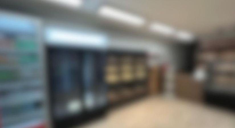 Két és fél nap szünet után mostantól egy vadonatúj boltban is vásárolhatnak a győriek