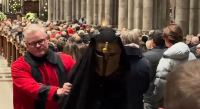 Ördögöt űztek ki szenteste a kölni dómból a hívők szeme láttára