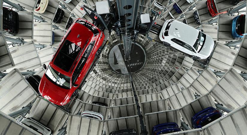 Nyakunkon a kőkemény válság? Tömeges kirúgási hullám söpör végig a határmenti autógyárakon