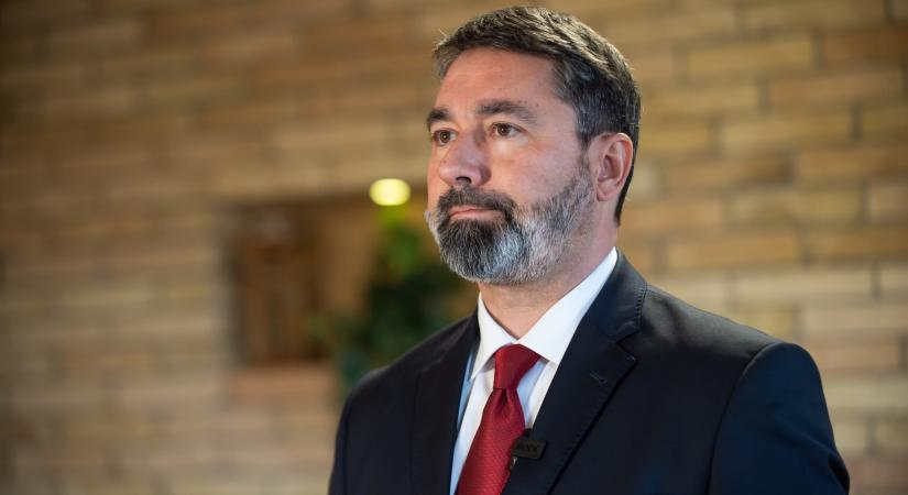 Hidvéghi Balázs szerint 2025-ben a béke és a biztonság lett a legnagyobb érték