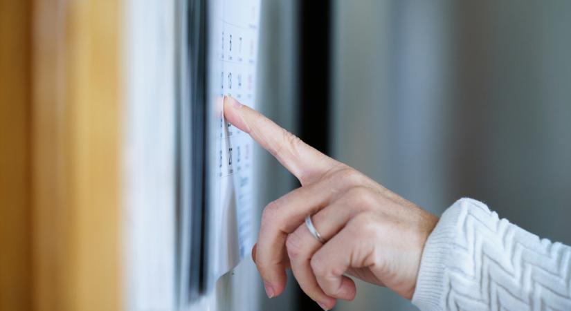 Családi pótlék utalás 2026 január: mikor jön a januári családi pótlék, írják jóvá az összeget?