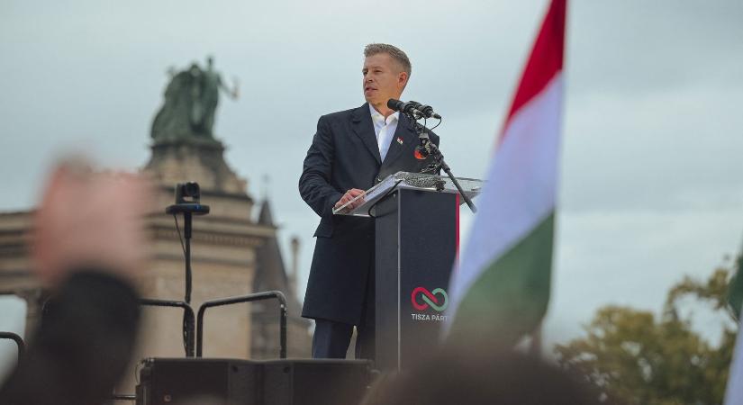 Egymás mellett jelent meg Magyar Péter és Orbán Viktor, hatalmas nevetés támadt