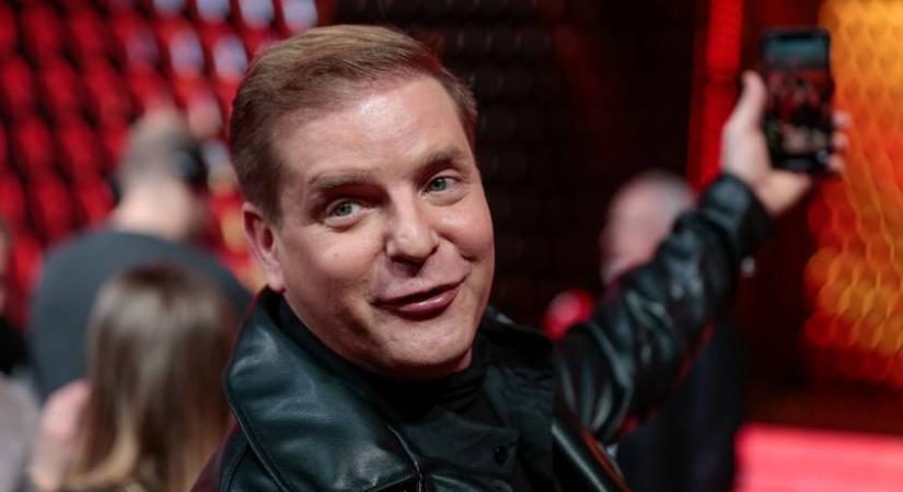 Kajdi Csaba fiatalon modellnek is beillett: ezen a fotón igazi sármőr