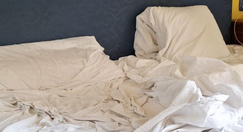 Viszlát, sárgaság: egy evőkanál is elég ebből, hogy a párnák újra hófehérek legyenek