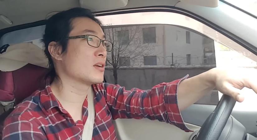 Nem fogják kitoloncolni azt a kínai férfit, aki illegálisan hajózott be csónakkal az USA-ba, miután titokban lefilmezett ujgur internálótáborokat Kínában