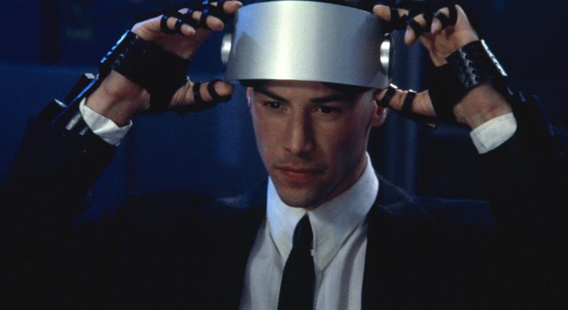 Keanu Reeves 30 éves sci-fije érkezik a Netflixre