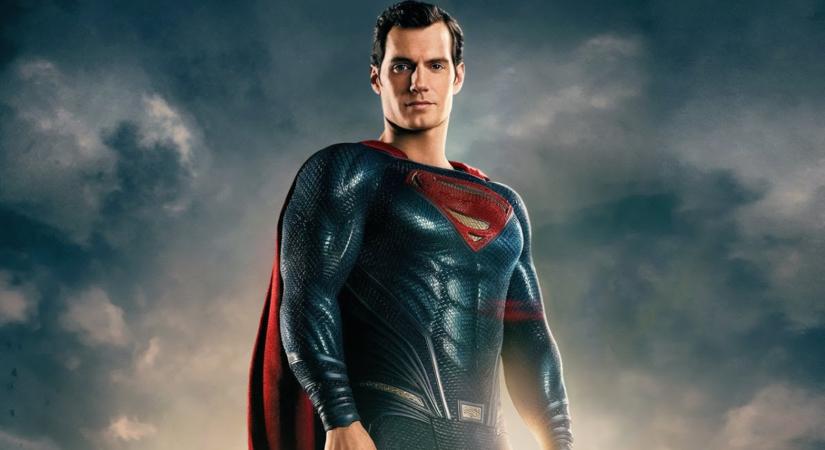 Zack Snyder nosztalgikus hangulatában megosztott két fotót is Henry Cavillről a klasszikus Superman-jelmezben, amelyet még Christopher Reeve viselt