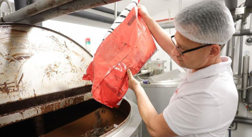 A Nemzetközi Űrállomásra is eljutott a maklári űrcsoki – így készült a különleges édesség  videó