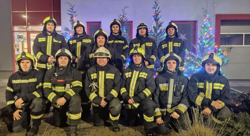 Így kedveskednek a hevesi tűzoltók karácsonykor