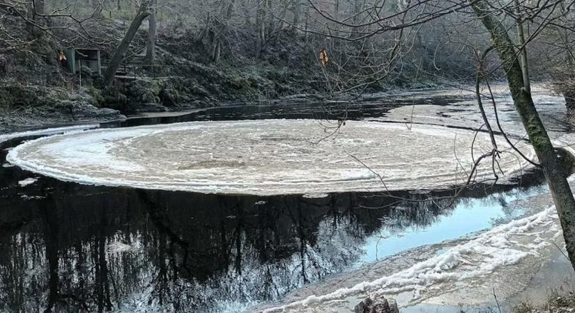 „Te jó ég” - Sokkot kapott a busz utasa, UFO-t pillantott meg a folyó felett