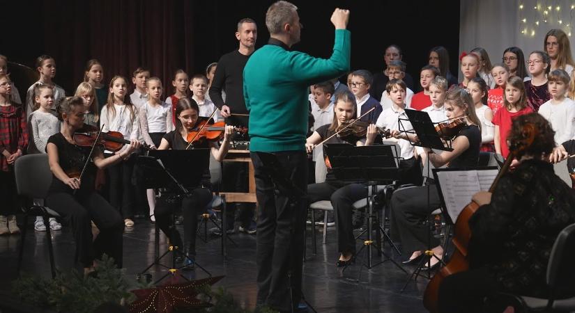 Pro Artis Alapfokú Művészeti Iskola adventi hangversenye